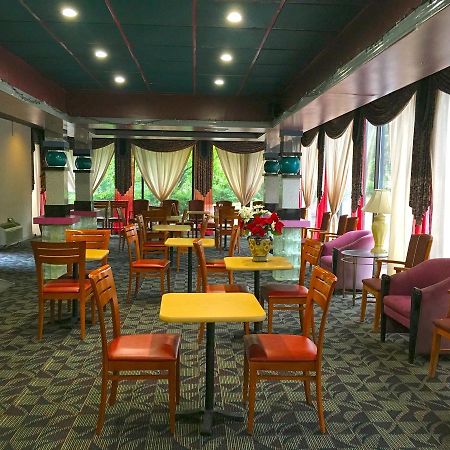 Budgetel Inn And Suites Бирмингам Екстериор снимка
