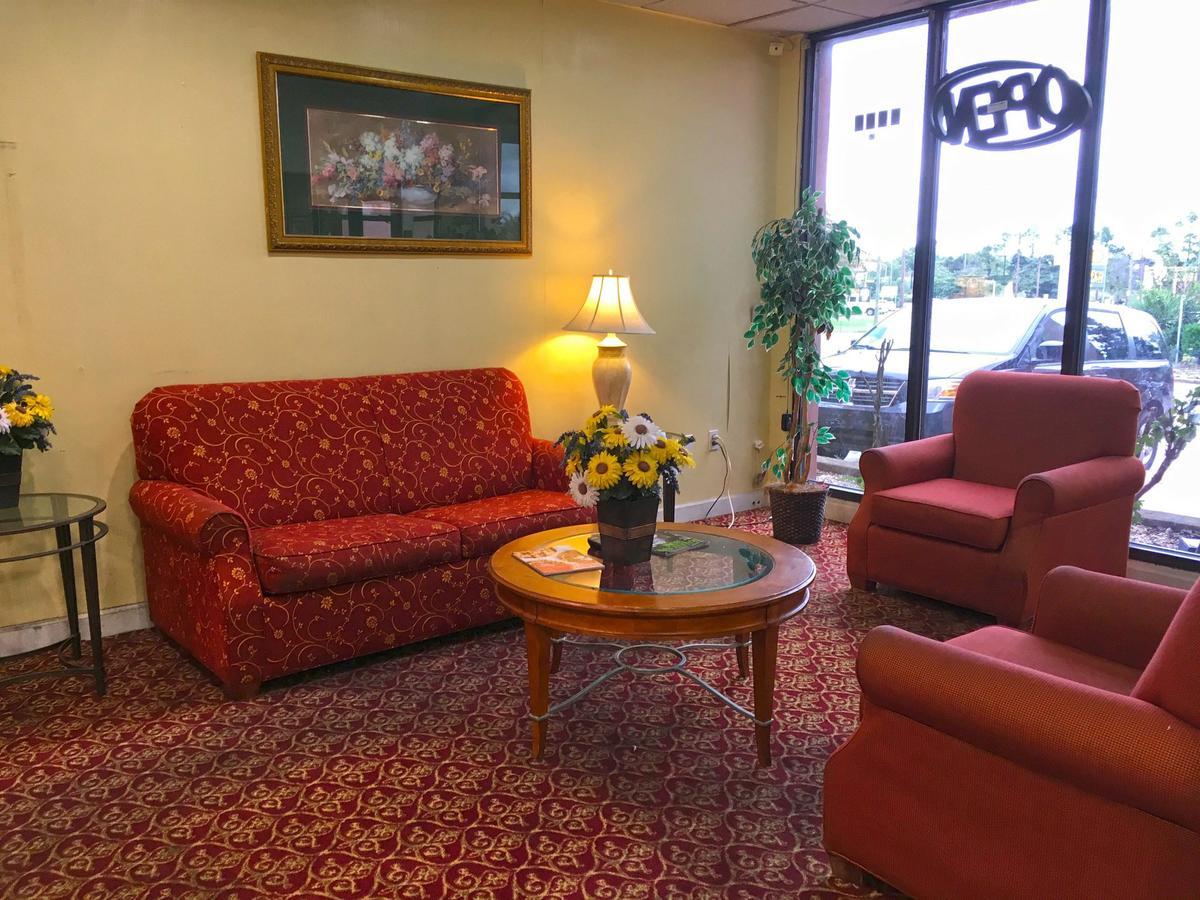 Budgetel Inn And Suites Бирмингам Екстериор снимка